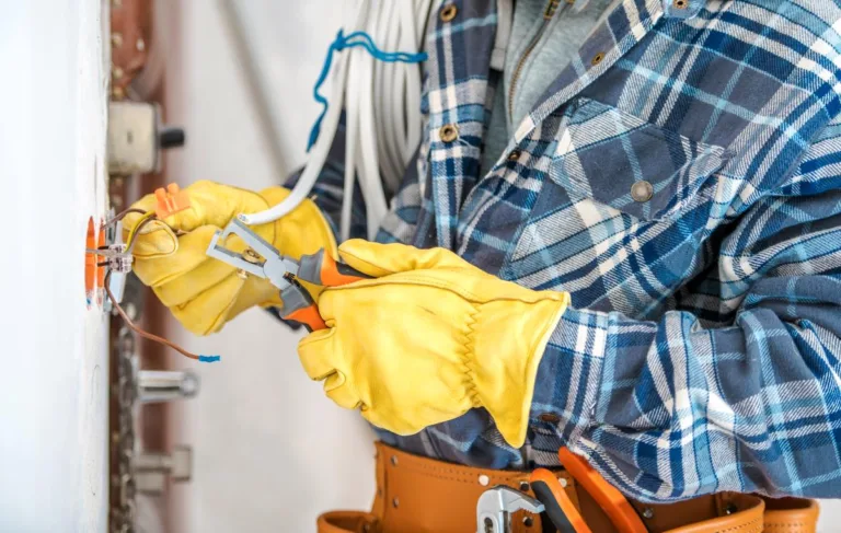 Jak zostać elektrykiem